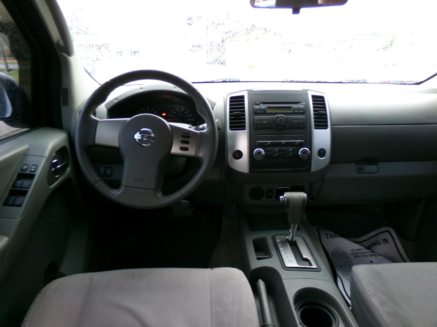 2011 Silver /Gray Nissan Frontier SV (1N6AD0ER0BC) with an 4.0L V6 engine, automatic transmission, located at 401 First NE, Bearden, AR, 71720, (870) 687-3414, 33.726528, -92.611519 - Photo#16